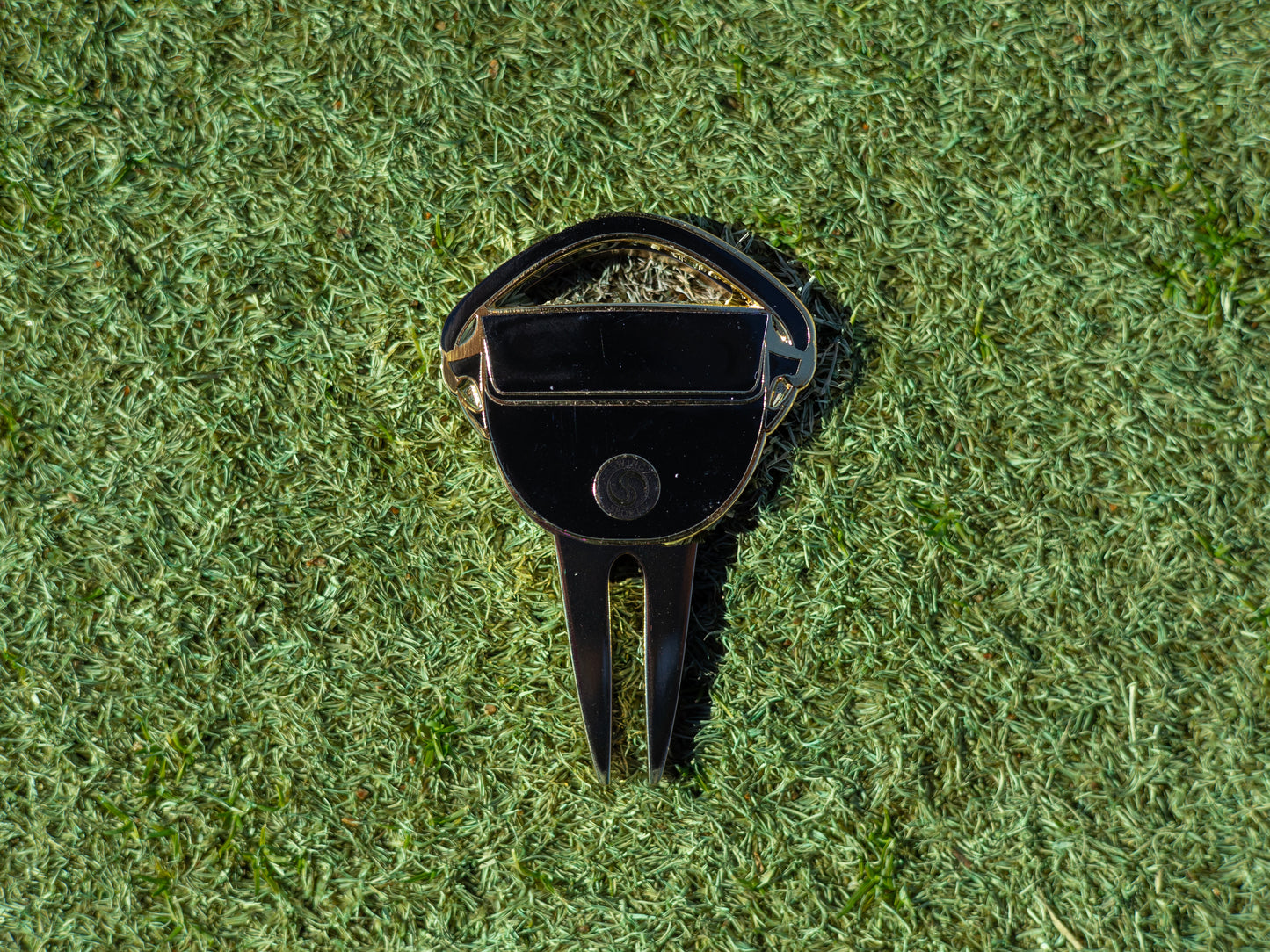 The Anni - Ball Markers and Divot Tools