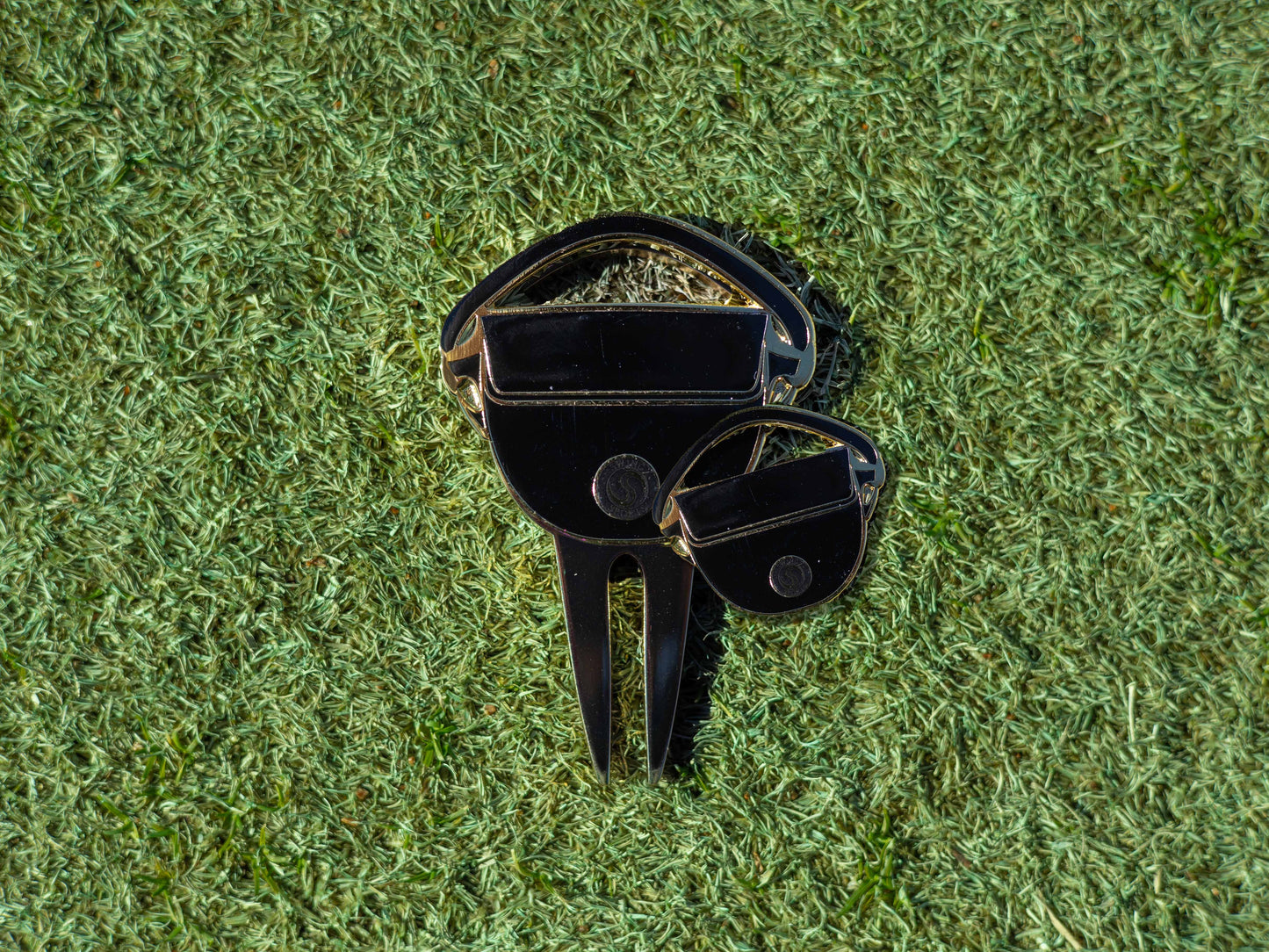 The Anni - Ball Markers and Divot Tools