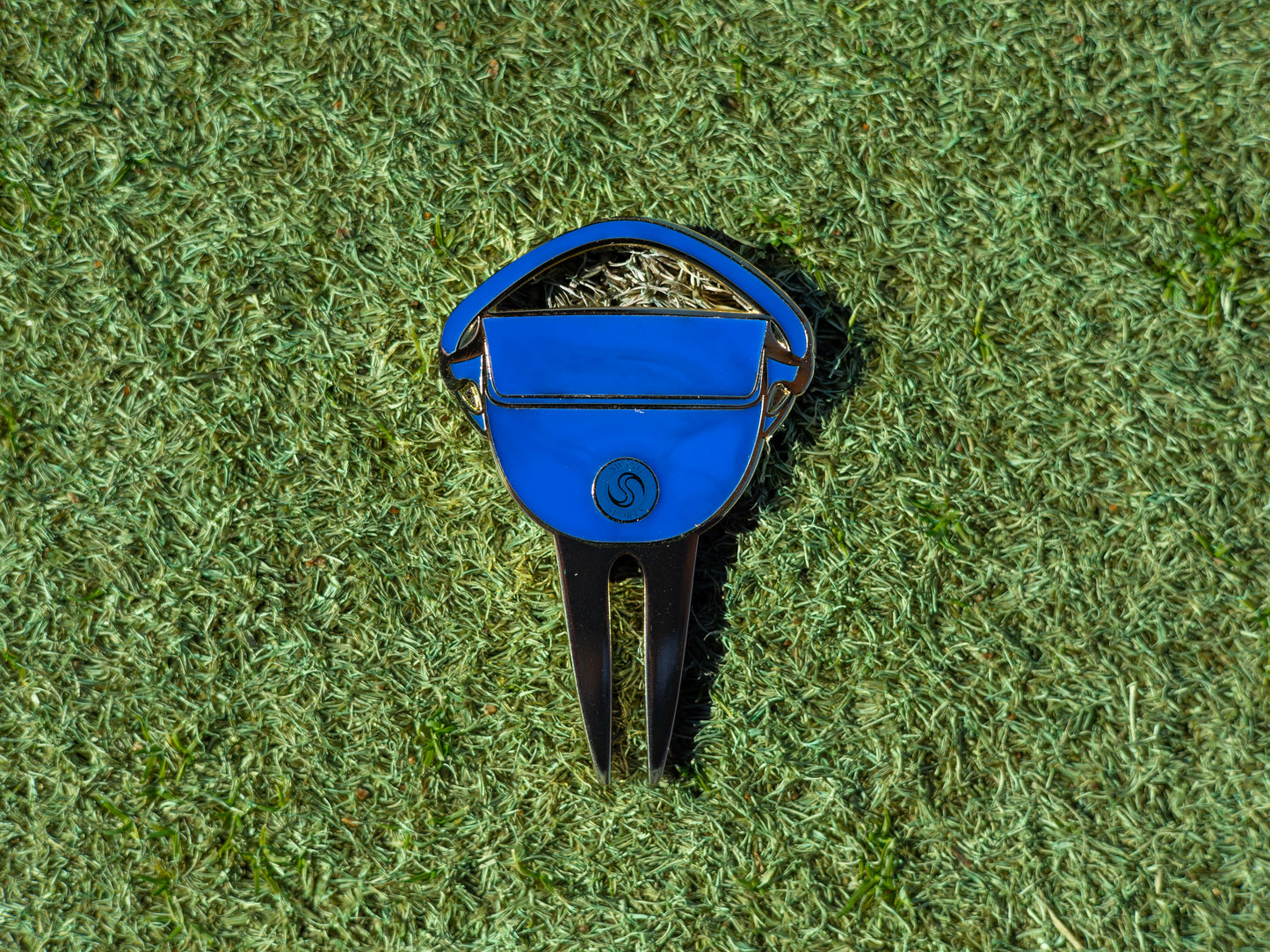 The Anni - Ball Markers and Divot Tools