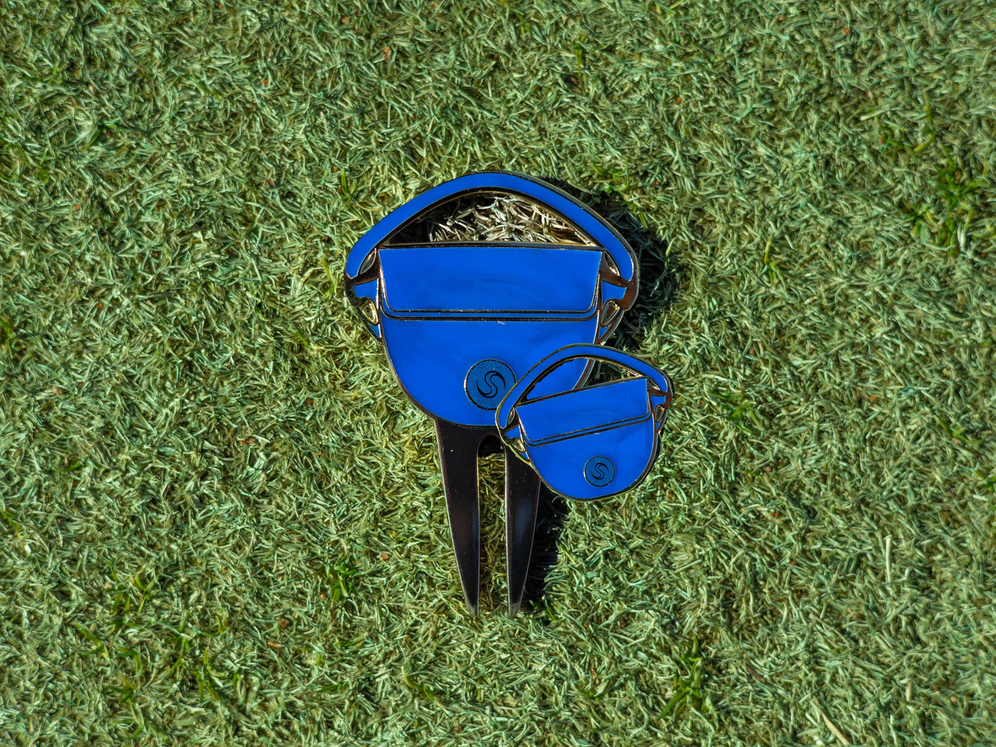 The Anni - Ball Markers and Divot Tools